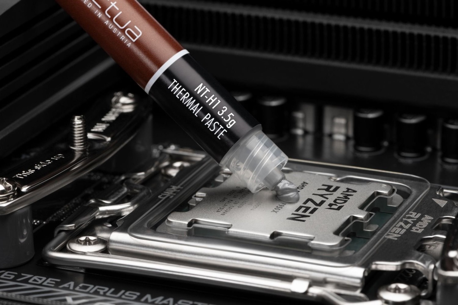 Noctua NT-H1 AM5 Edition 3.5g, 1.4ml, inkl. Wärmeleitpasten-Dichtblende NA-STPG1